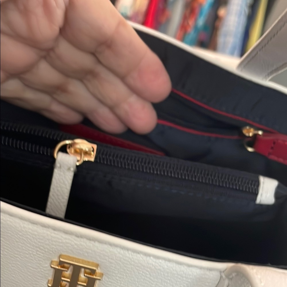 Tommy Hilfiger White and Gray Satchel - Picture 8 of 9